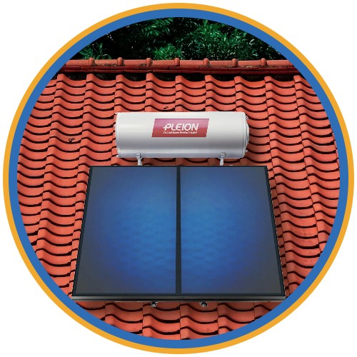 Chauffe-eau solaire thermosiphon Pleion FREE S installé sur une toiture en tuiles